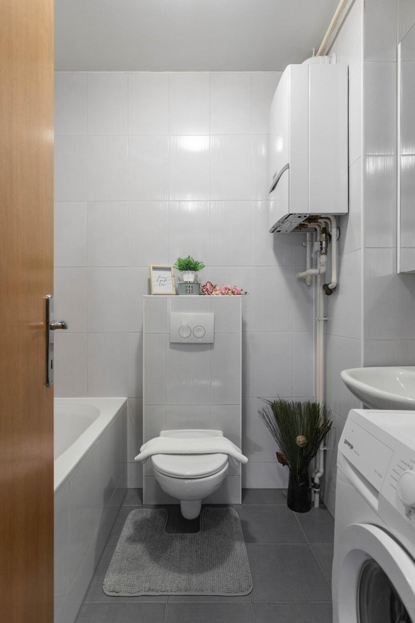 شقة Sunny 1Bdr With Balcony & Parking زغرب المظهر الخارجي الصورة